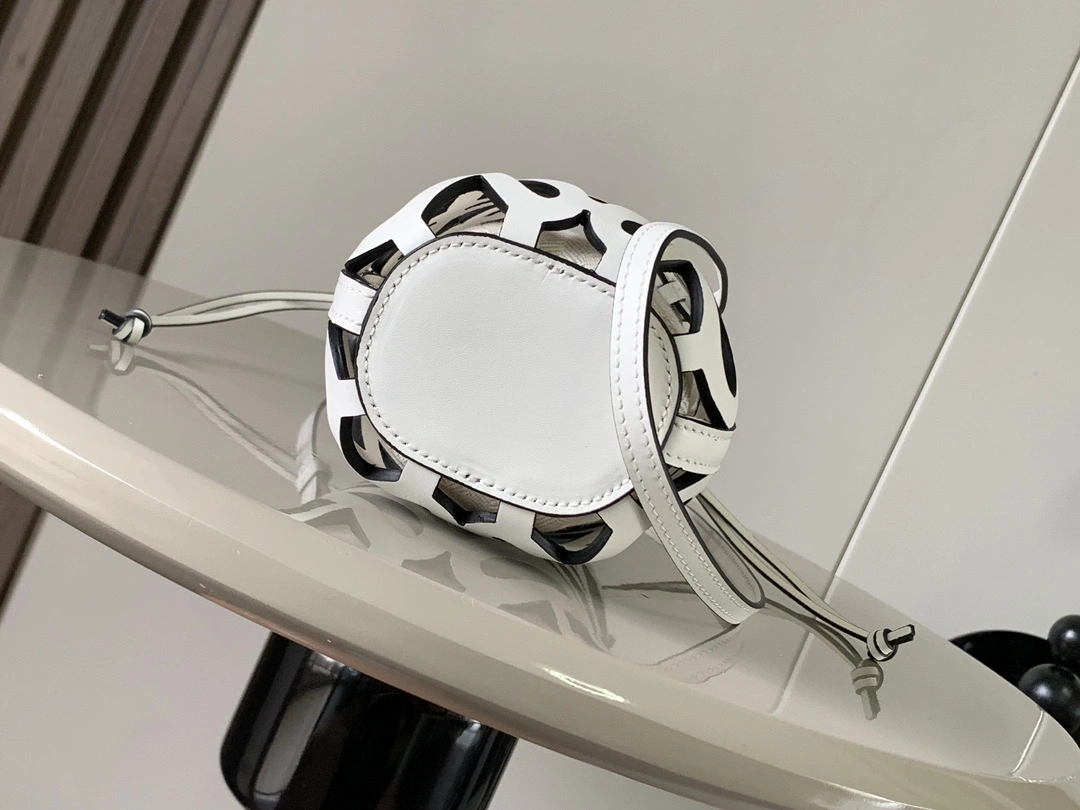 Flexible Loewe Bucket Bags 72001