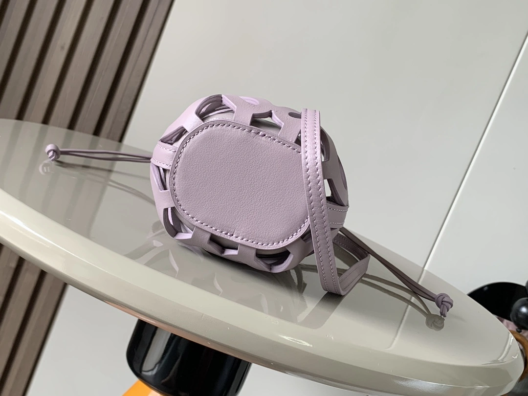 Timeless Loewe Bucket Bags 71998