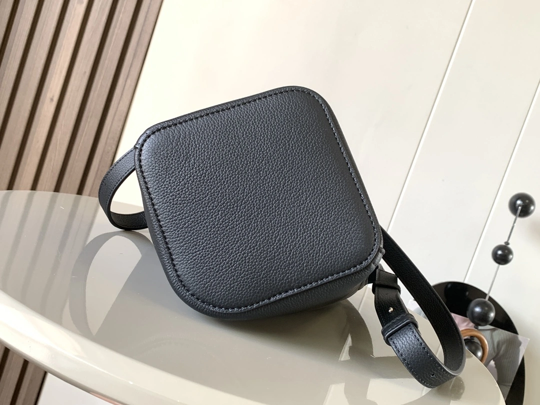 Sporty Loewe Bucket Bags 71993