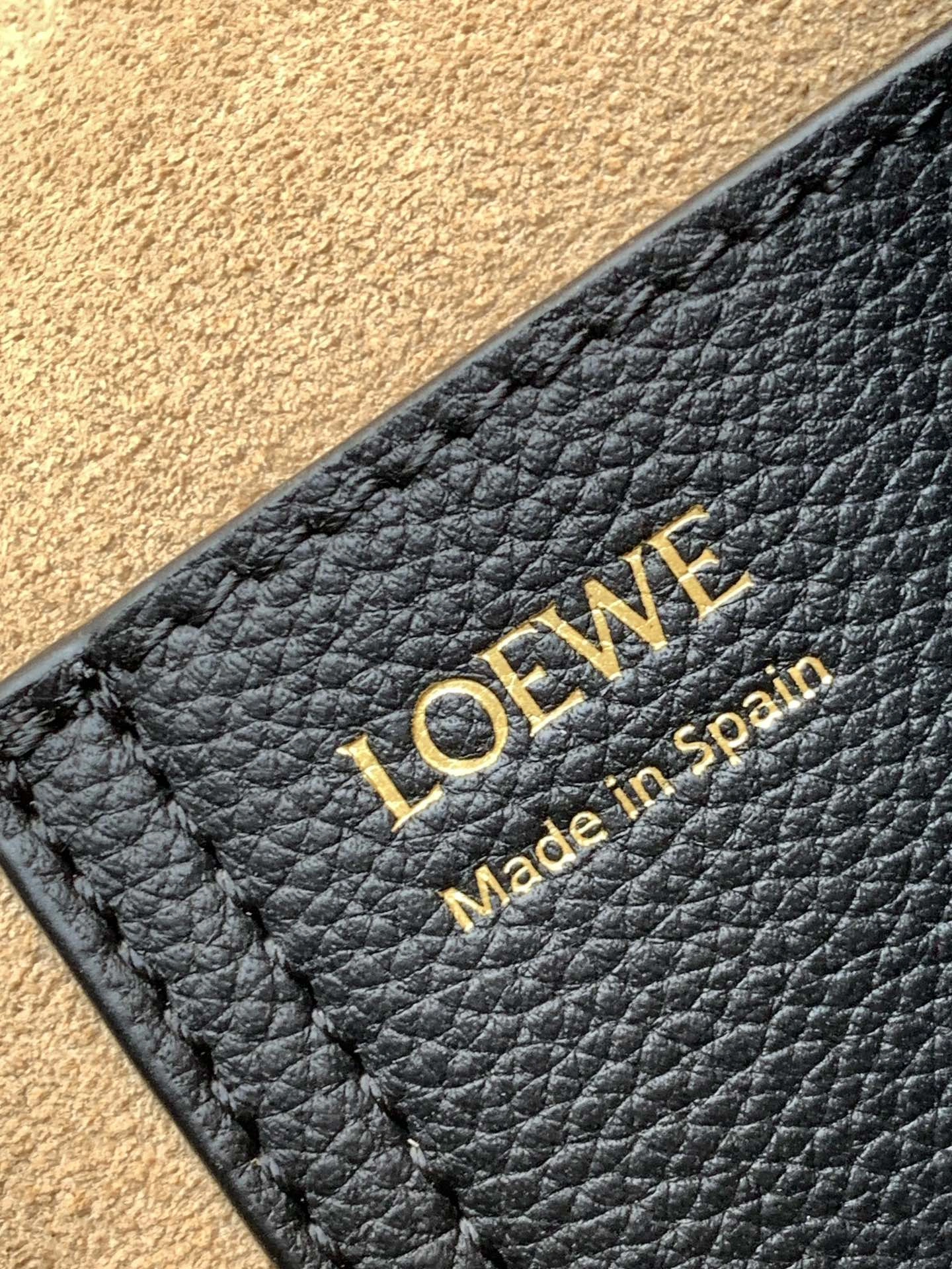 Sporty Loewe Bucket Bags 71993