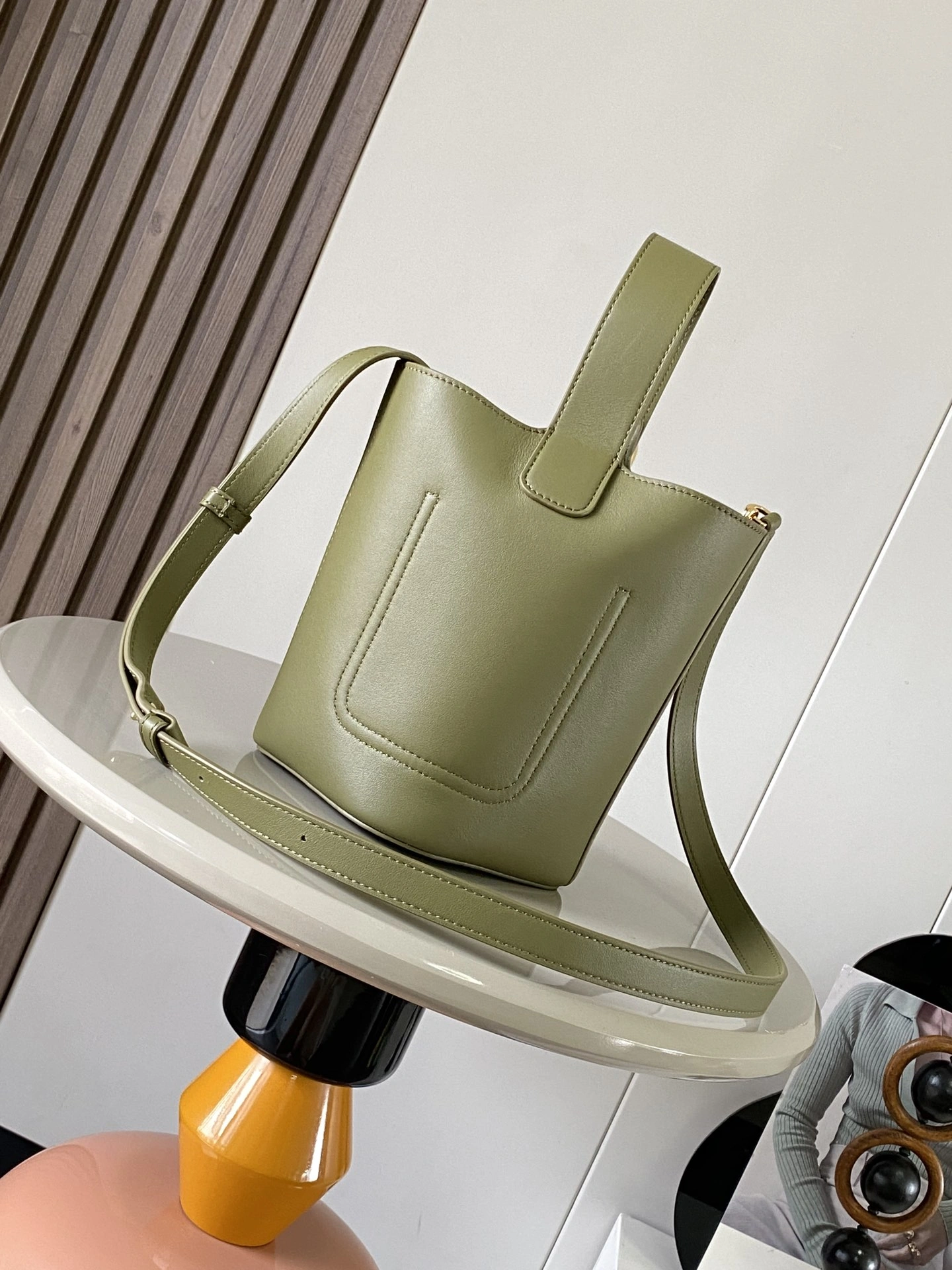 Refined Loewe Bucket Bags 72002