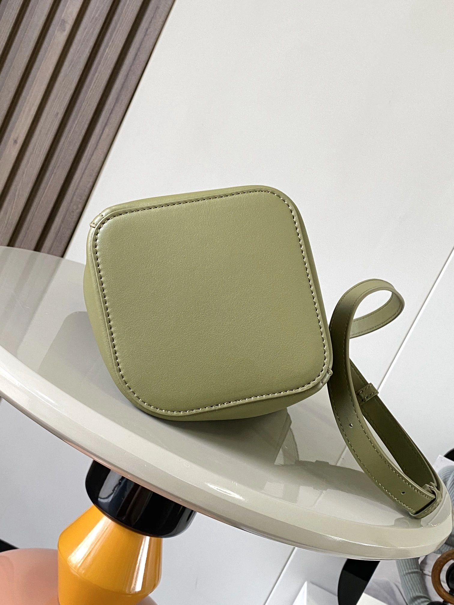 Refined Loewe Bucket Bags 72002