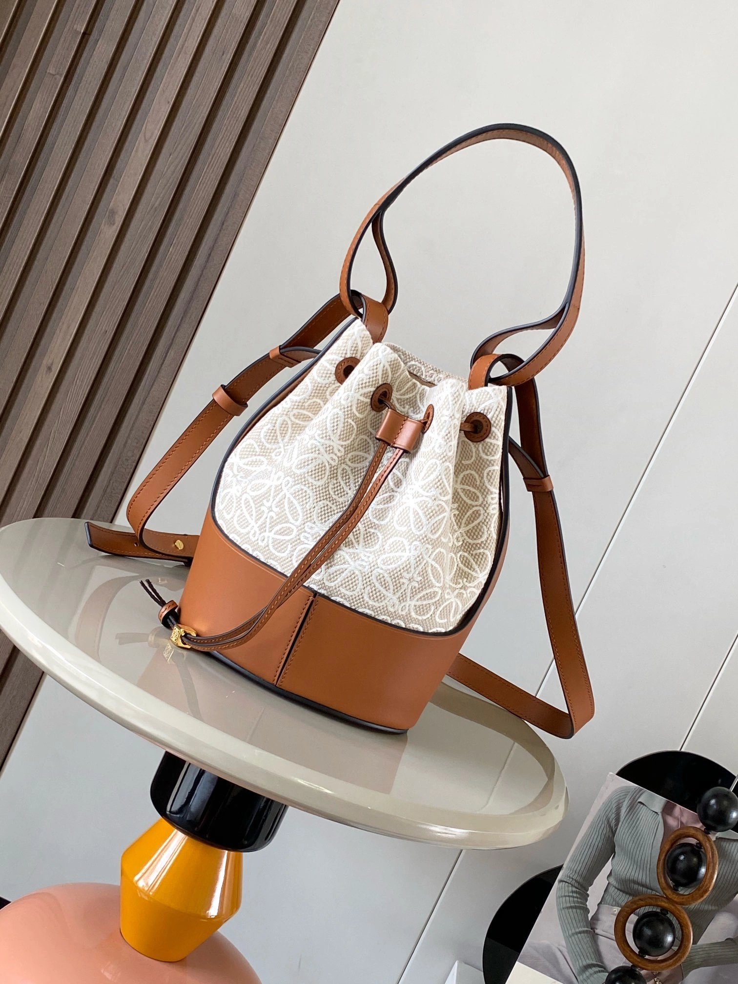 Loewe Bucket Bags Stretchable 71991
