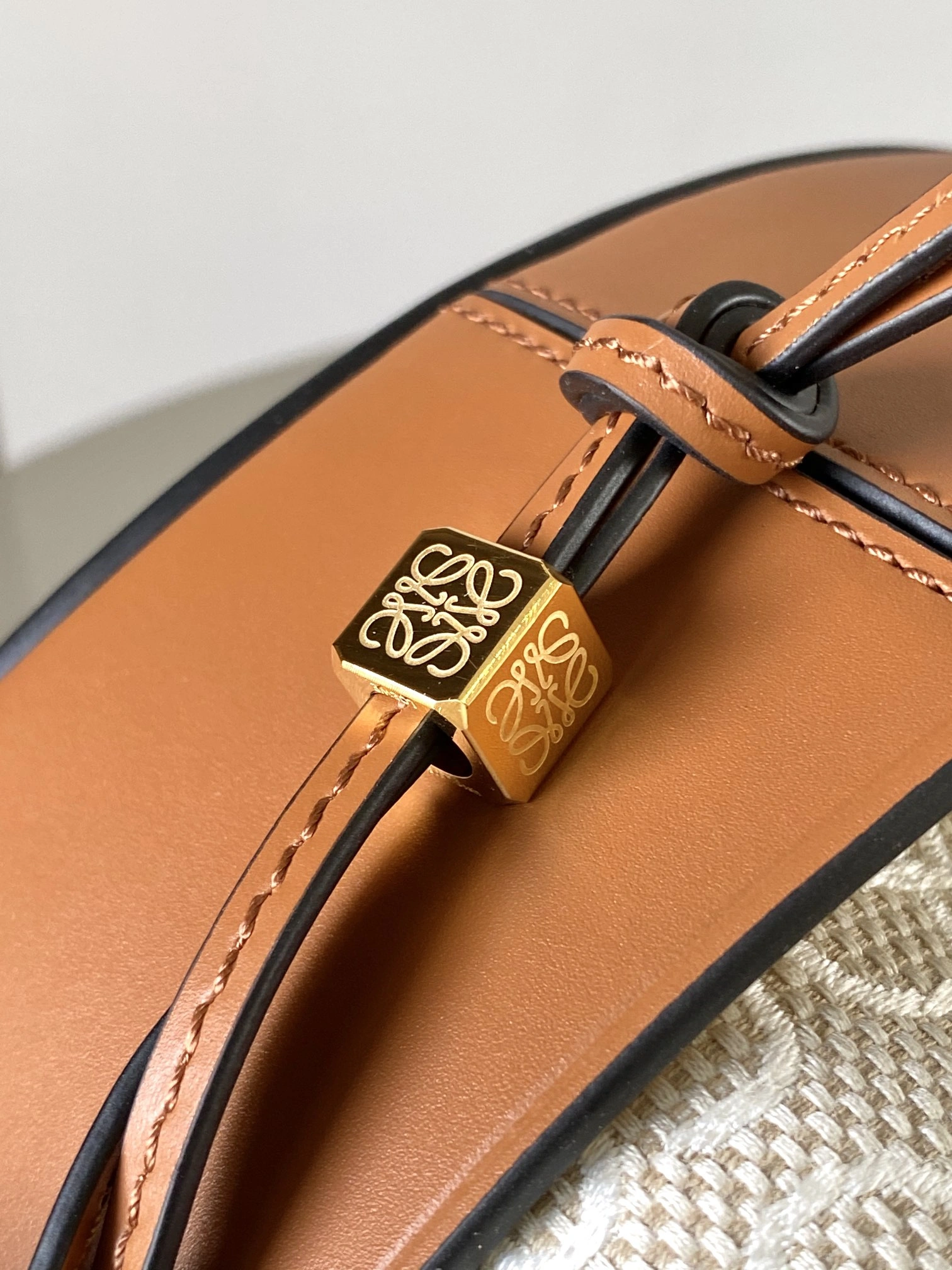 Loewe Bucket Bags Stretchable 71991