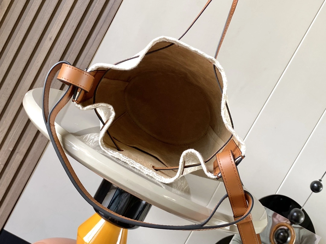 Loewe Bucket Bags Stretchable 71991