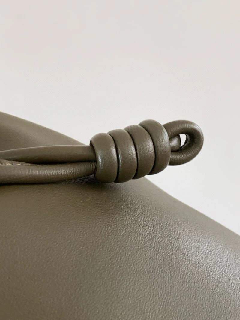 Loewe Bucket Bags Sleek 61315