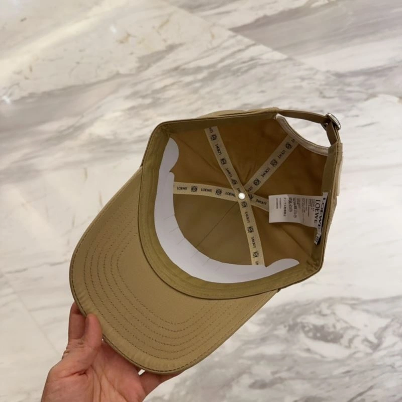 Sophisticated Loewe Caps 258380