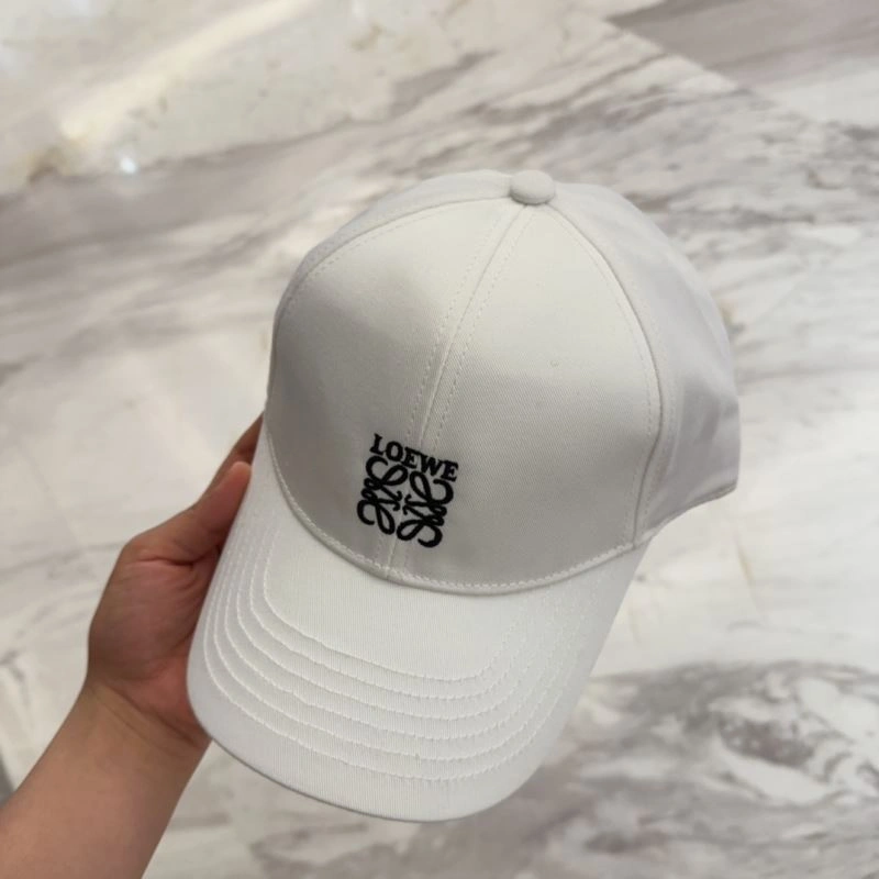 Effortless Loewe Caps 258374