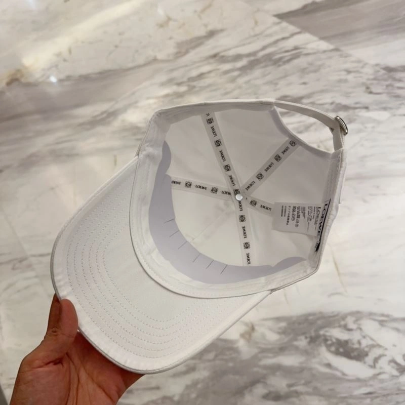Effortless Loewe Caps 258374