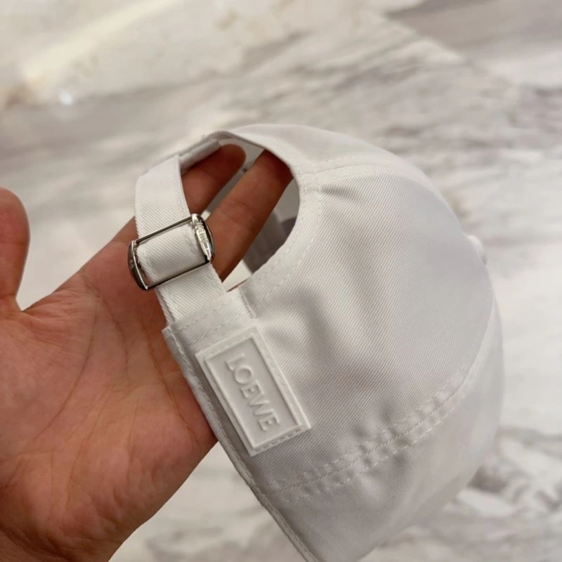 Effortless Loewe Caps 258374