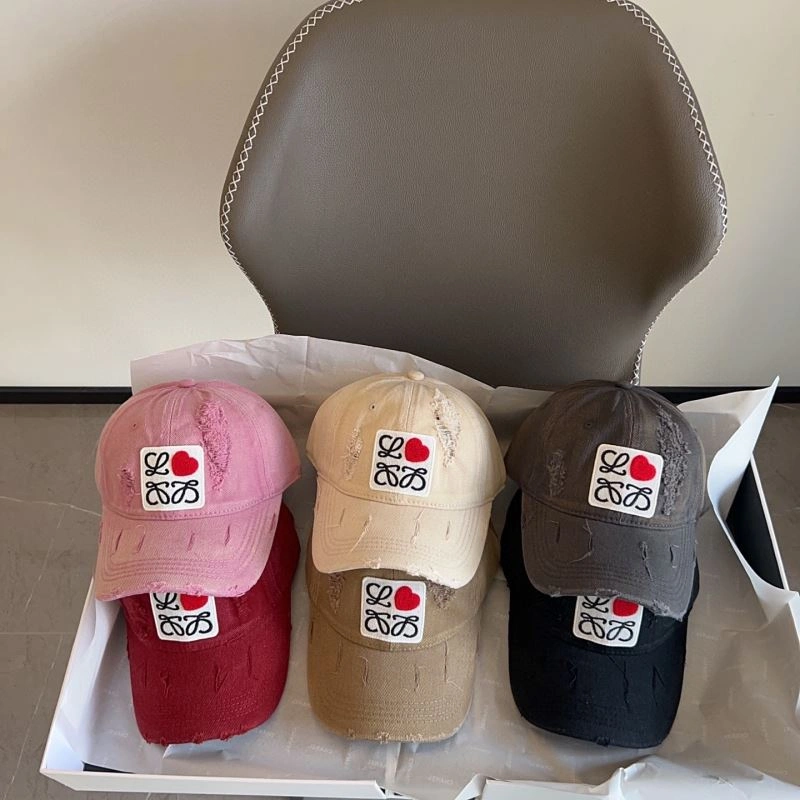 Trendsetting Loewe Caps 261934