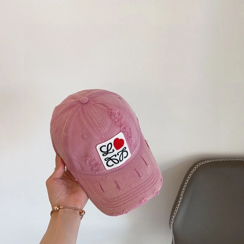 Trendsetting Loewe Caps 261934