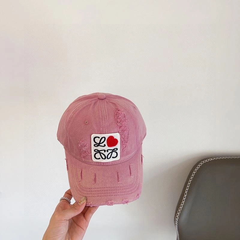 Trendsetting Loewe Caps 261934