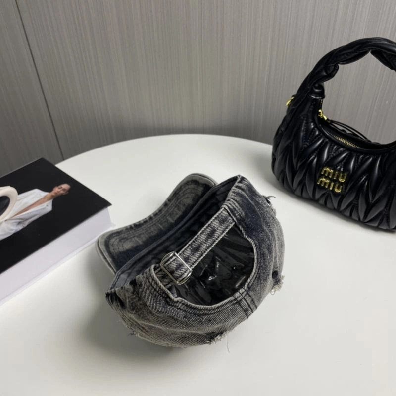 Sporty Loewe Caps 261923