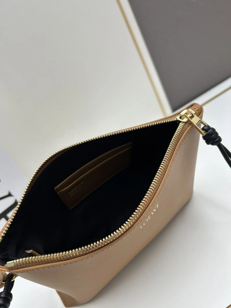 Fashionable Loewe Clutch Bags 83822