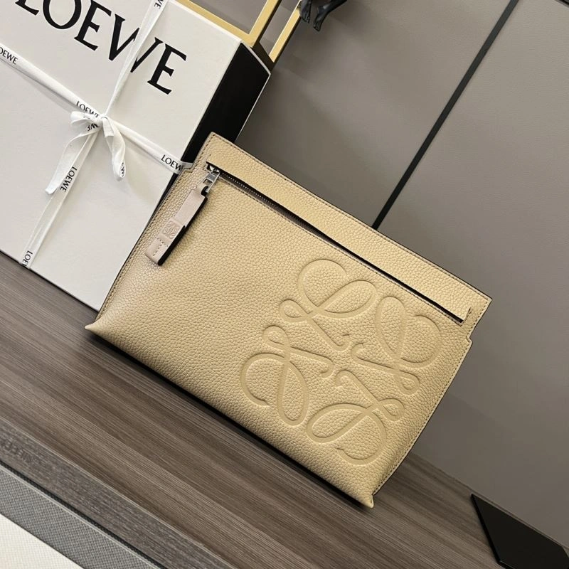 Trendsetting Loewe Clutch Bags 77416