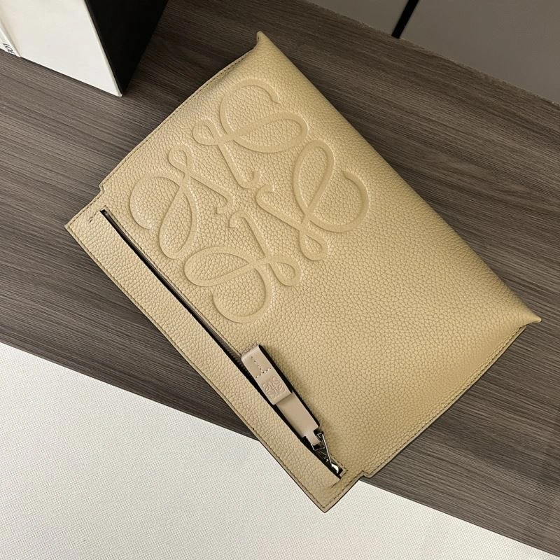Trendsetting Loewe Clutch Bags 77416