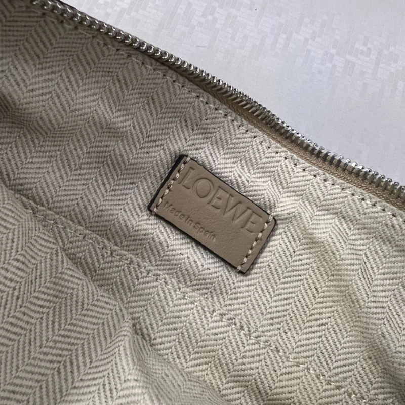 Trendsetting Loewe Clutch Bags 77416