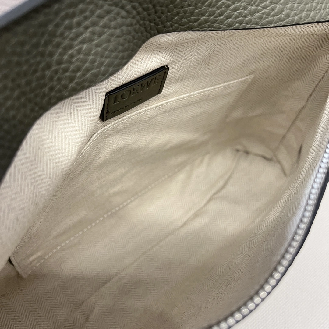 Loewe Clutch Bags Tailored 72185