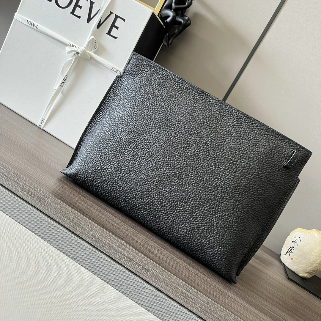 Sleek Loewe Clutch Bags 72188