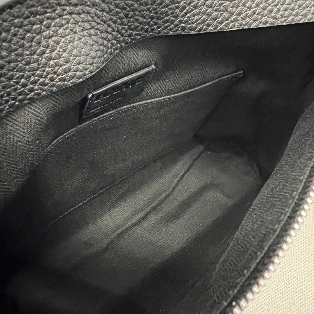 Sleek Loewe Clutch Bags 72188