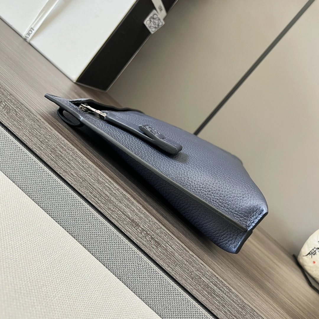 Trendy Loewe Clutch Bags 72183