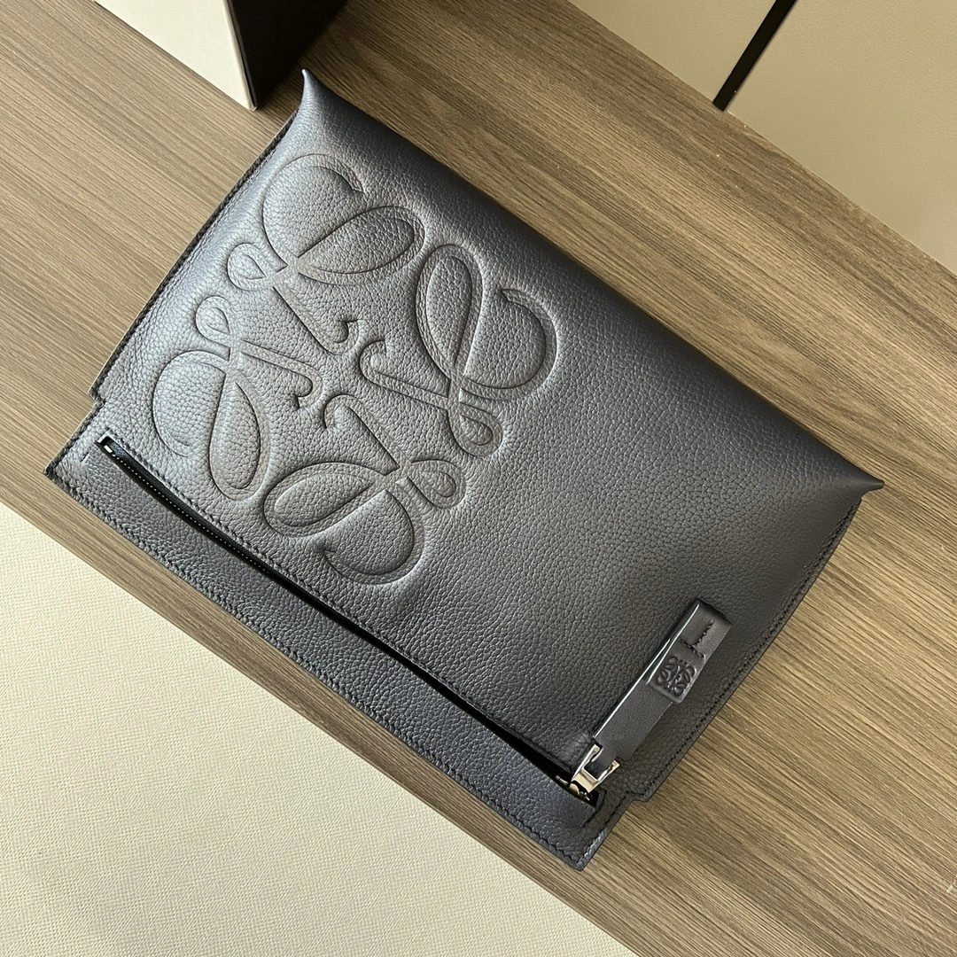 Trendy Loewe Clutch Bags 72183