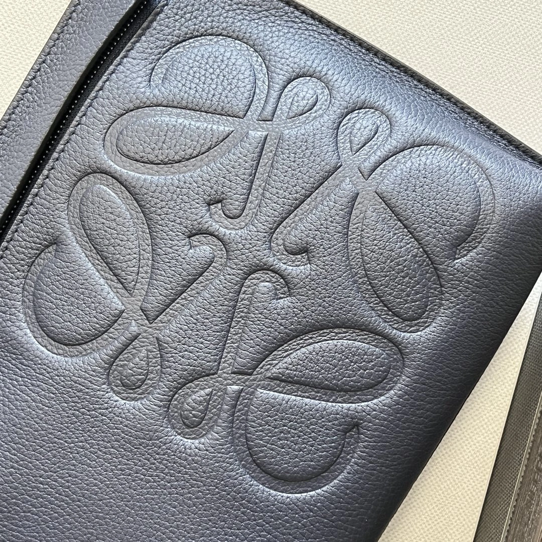 Trendy Loewe Clutch Bags 72183