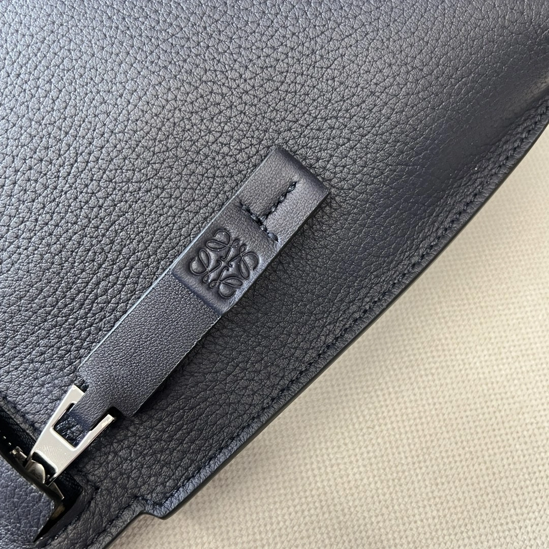 Trendy Loewe Clutch Bags 72183