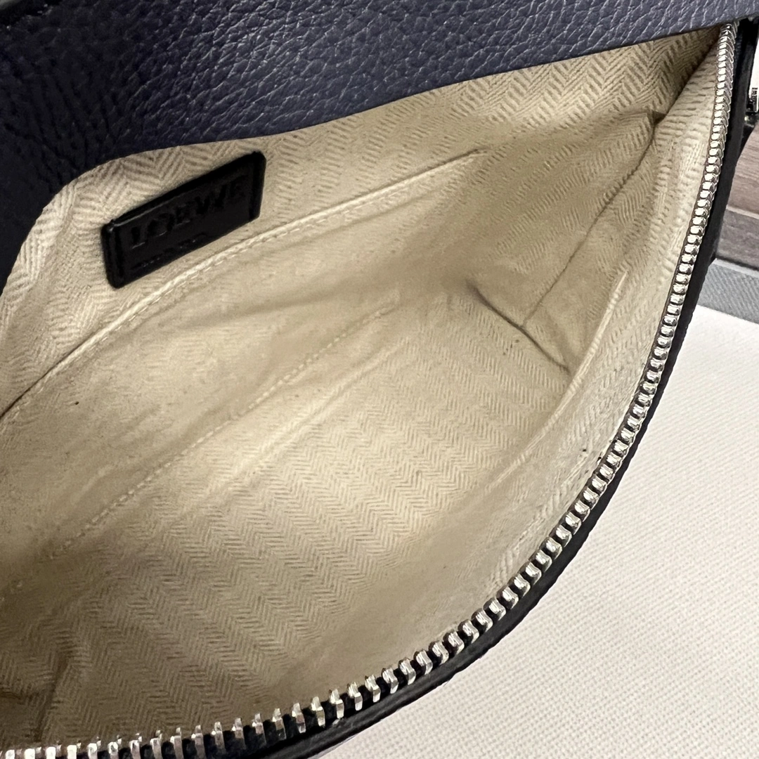 Trendy Loewe Clutch Bags 72183