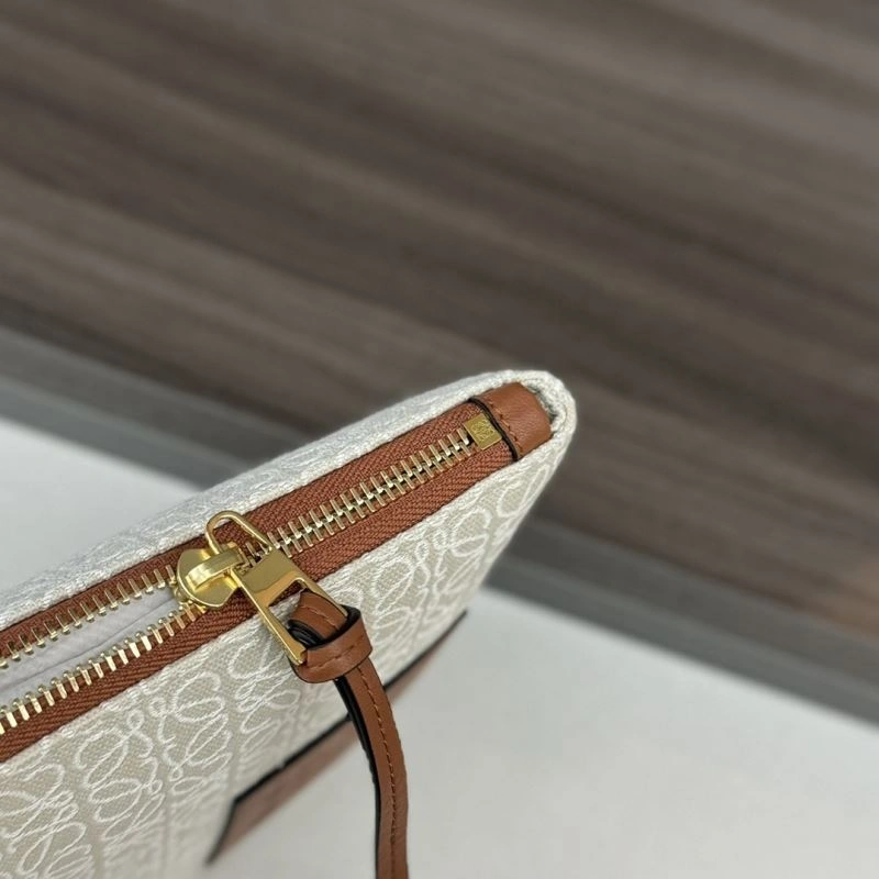 WrinkleFree Loewe Clutch Bags 61683