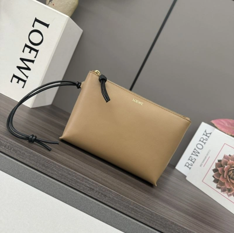 Loewe Clutch Bags Versatile 61681