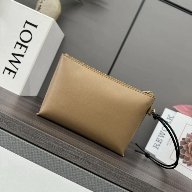 Loewe Clutch Bags Versatile 61681