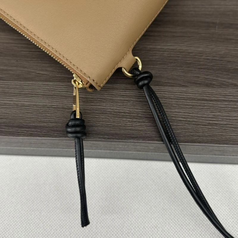 Loewe Clutch Bags Versatile 61681