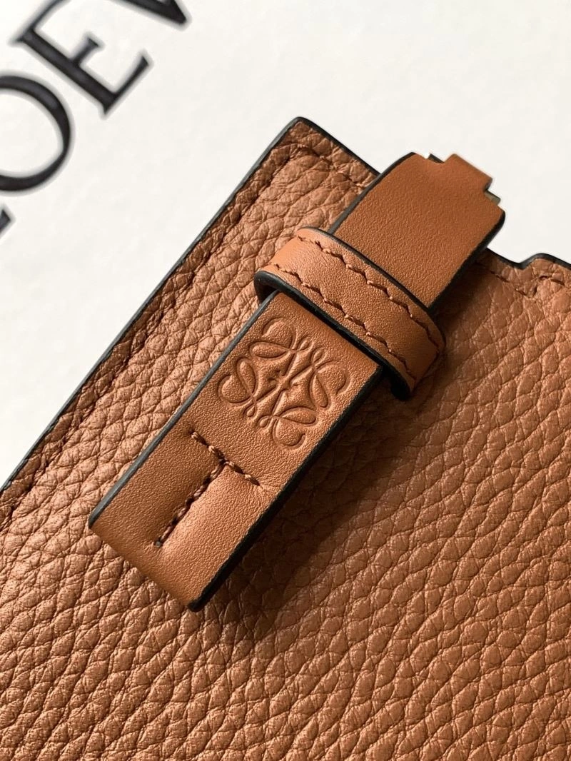 Loewe Clutch Bags ComfortFit 77539
