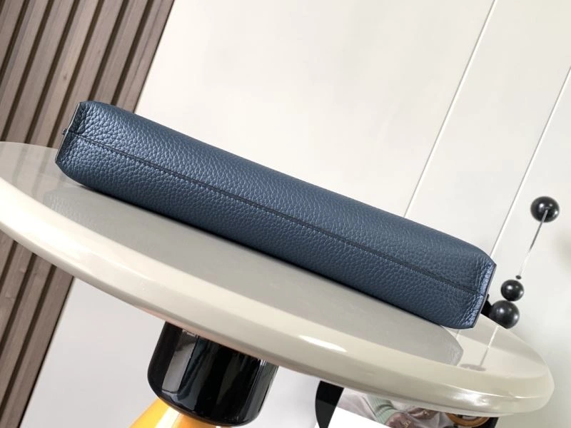 Versatile Loewe Clutch Bags 77540