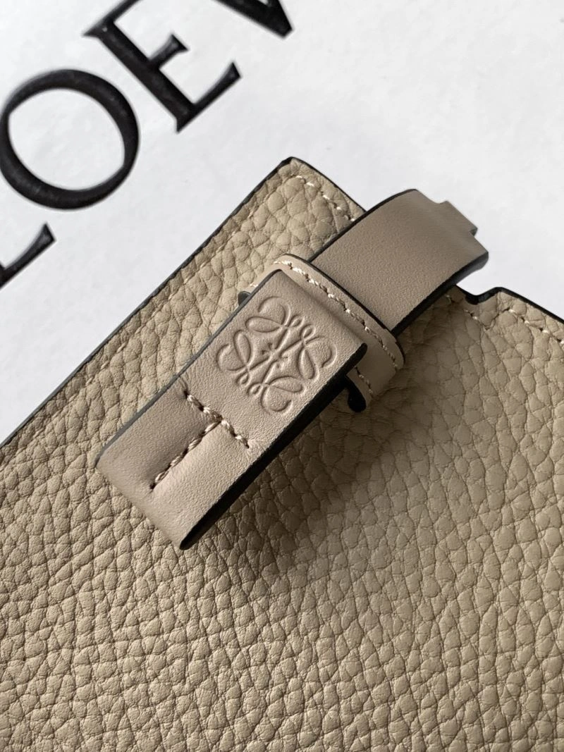 Loewe Clutch Bags Trendy 77537