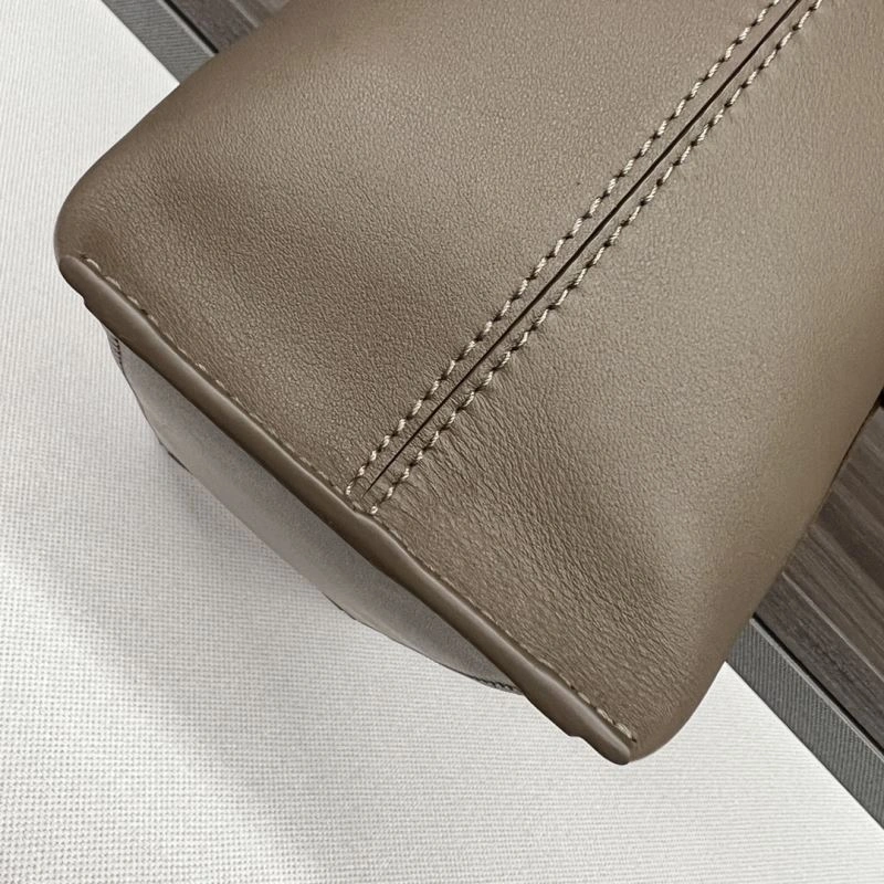 Sporty Loewe Cubi Bags 61695