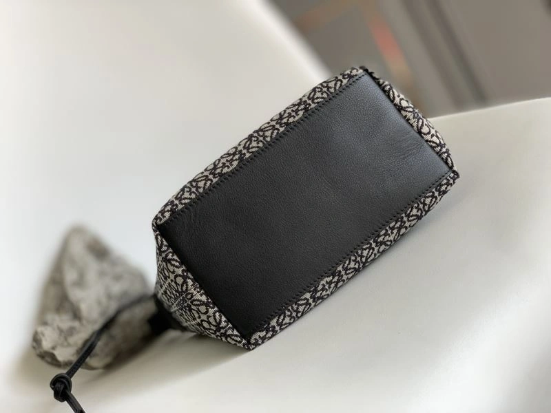 Compact Loewe Cubi Bags 61703
