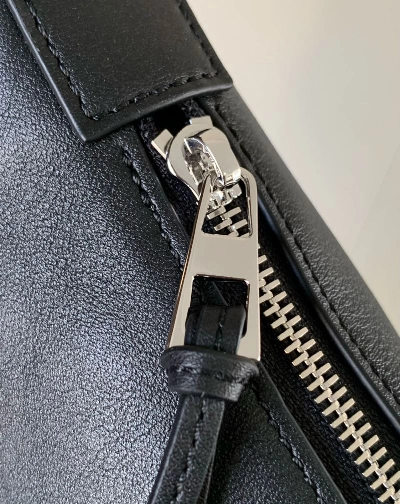 TechFriendly Loewe Cubi Bags 73220