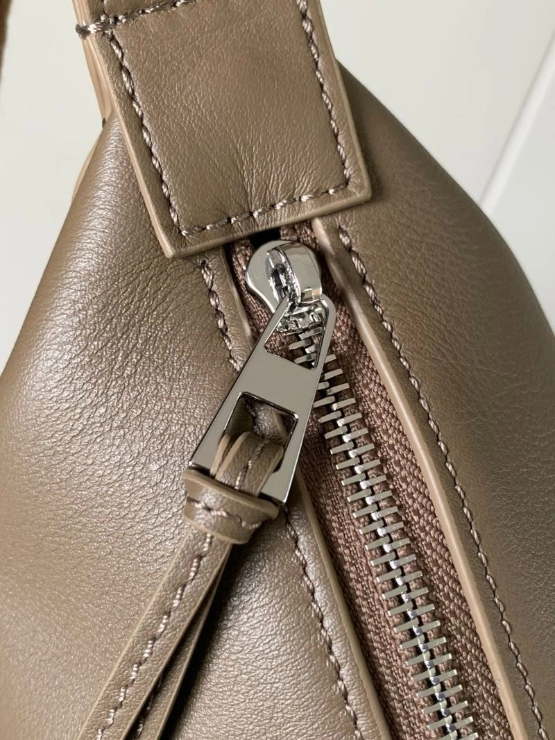Loewe Cubi Bags Resilient 67100