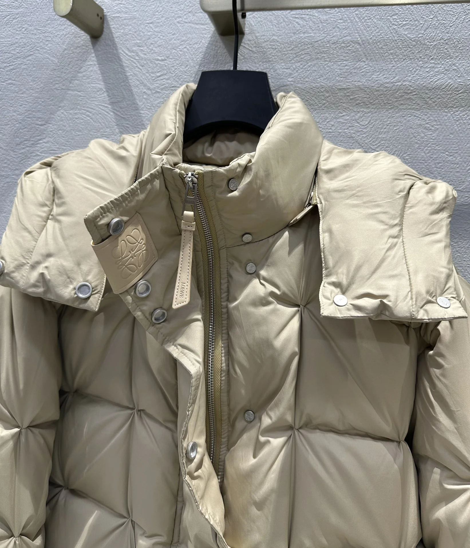Sustainable Loewe Down Jackets 165490