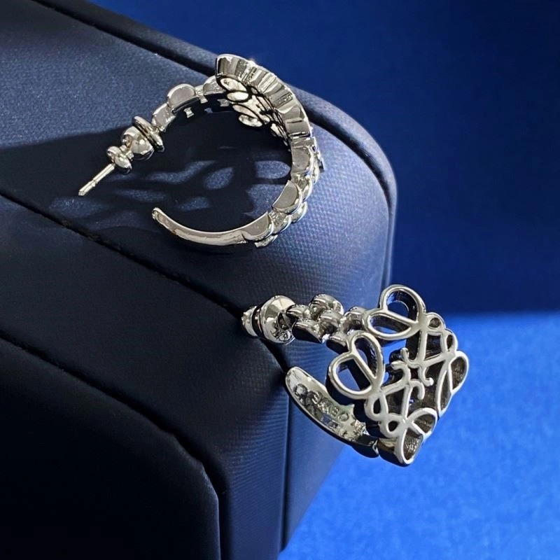 Loewe Earrings Versatile 209752