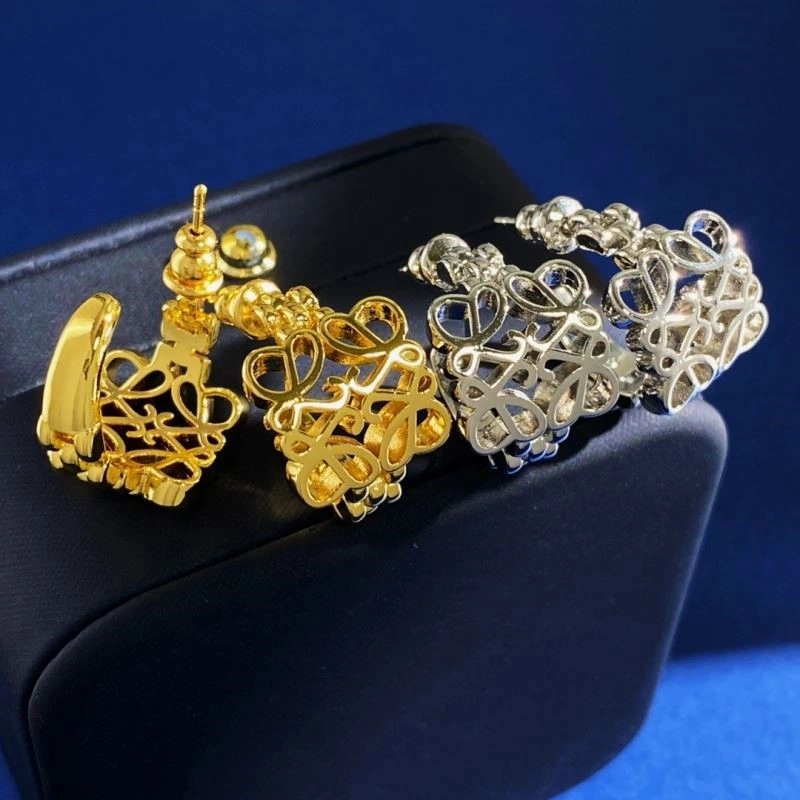 Loewe Earrings Versatile 209752