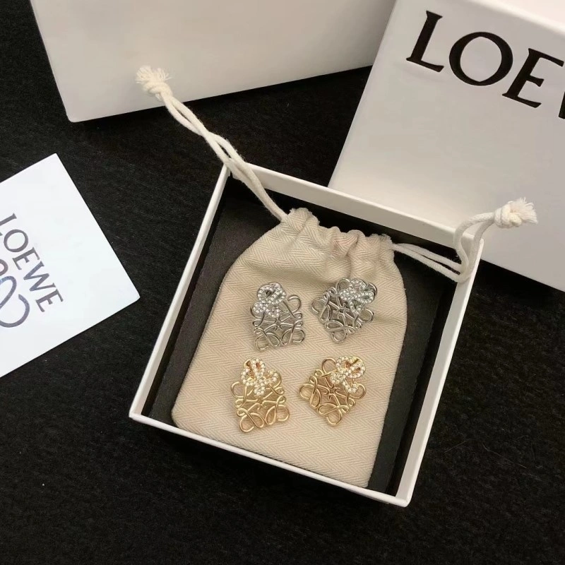 UrbanChic Loewe Earrings 208654