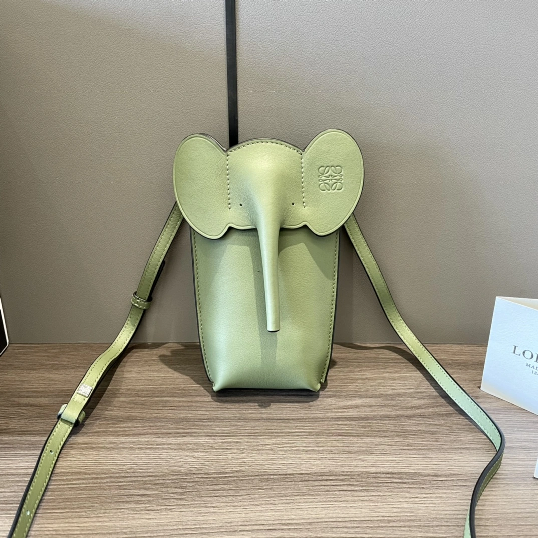 Sporty Loewe Elephant Bags 72179