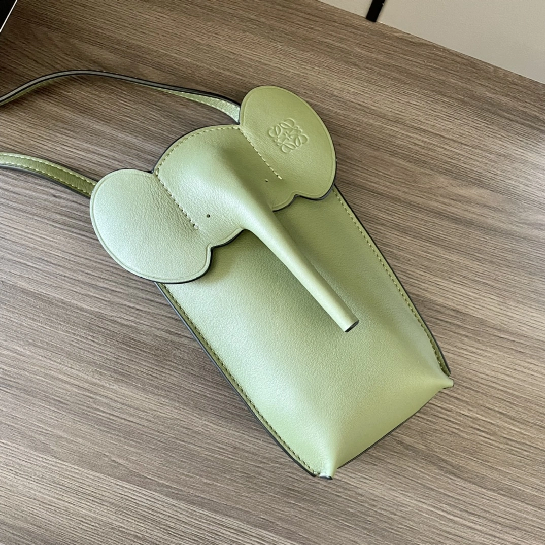 Sporty Loewe Elephant Bags 72179