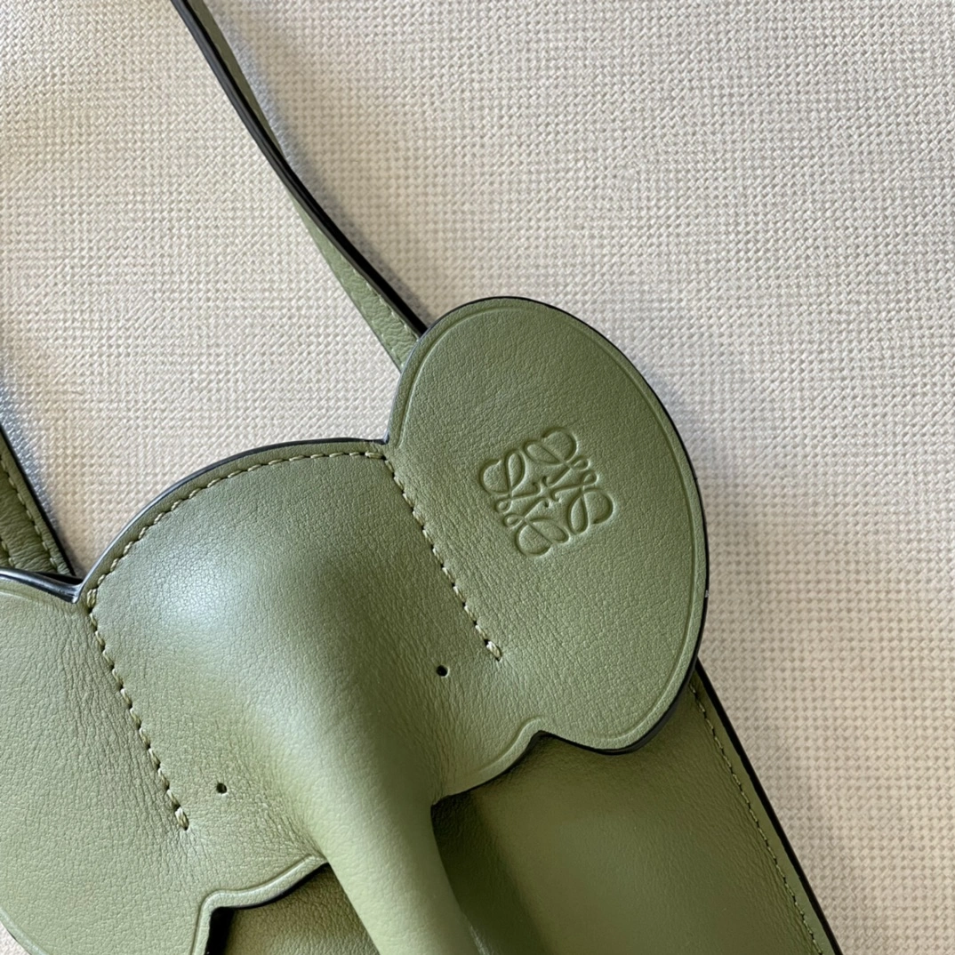 Sporty Loewe Elephant Bags 72179