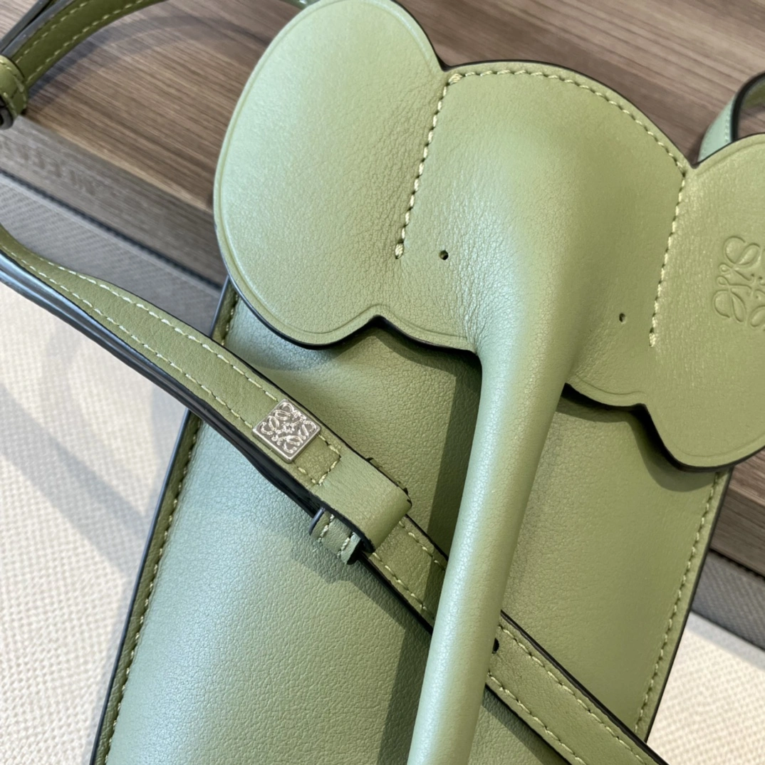 Sporty Loewe Elephant Bags 72179