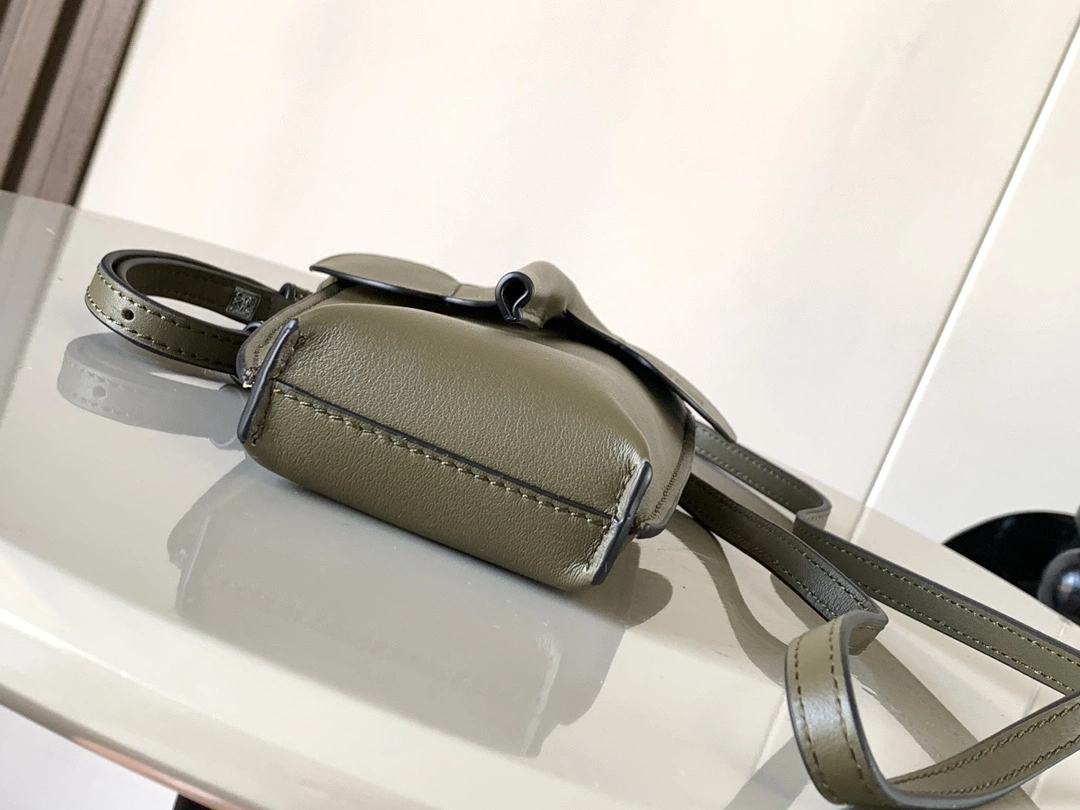 Sporty Loewe Elephant Bags 72020